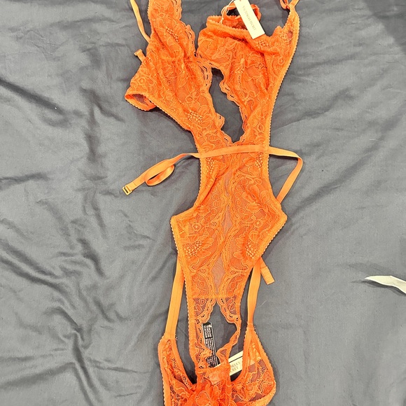 Victoria's Secret Orange Crotchless Teddy Shine Strap Medium - Picture 4 of 4